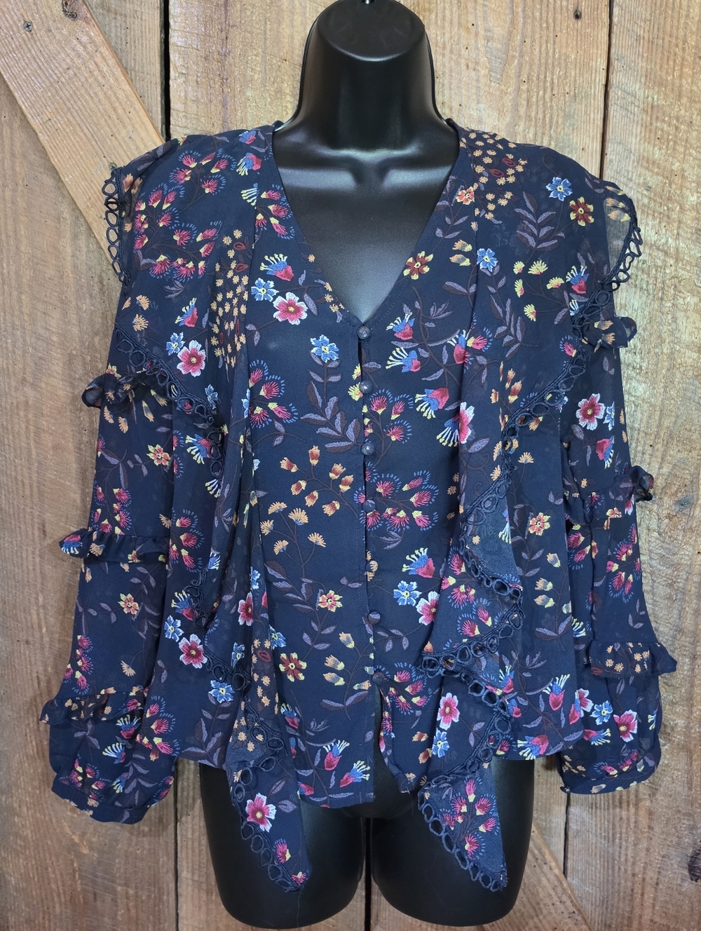 Lulumari Women's Large Navy Top Floral Blouse Long Sleeve Ruffled Feminine EUC